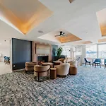 Bay Club Hotel And Marina